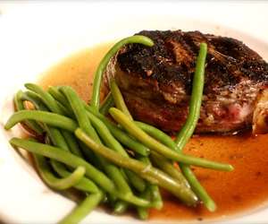 filet mignon with green beans